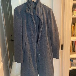 4 winter coats. All size S